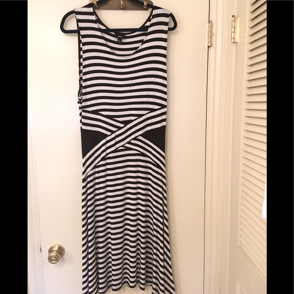 Sleeveless Dress with scoop neckline. Like new!